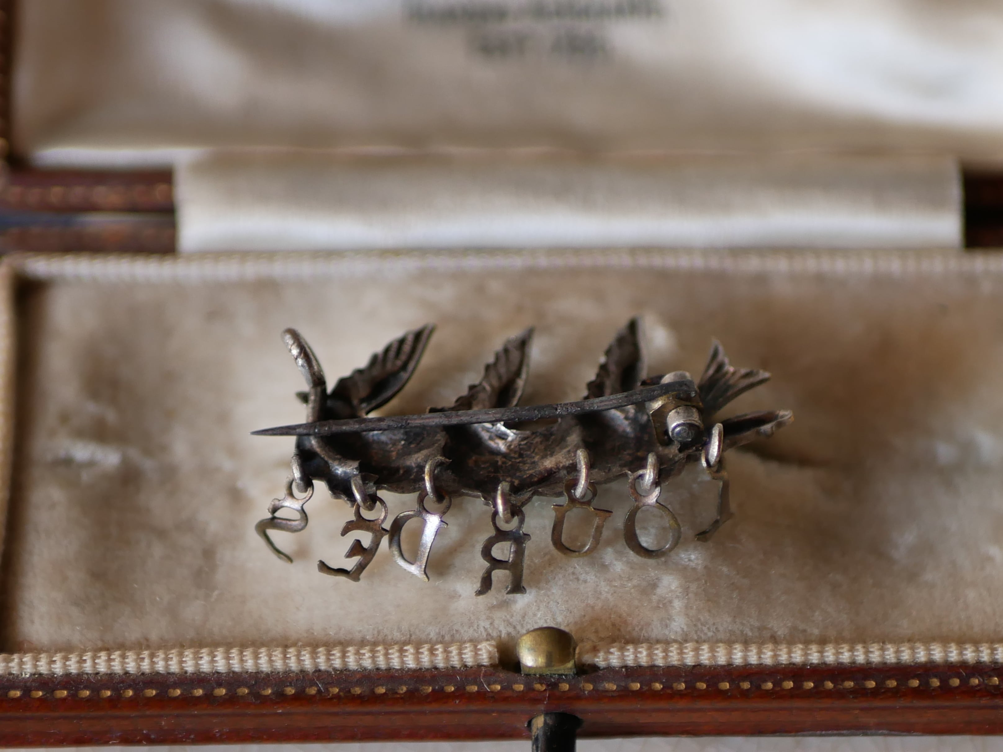 French antique & brocante ツバメのブローチ フランスアンティーク
