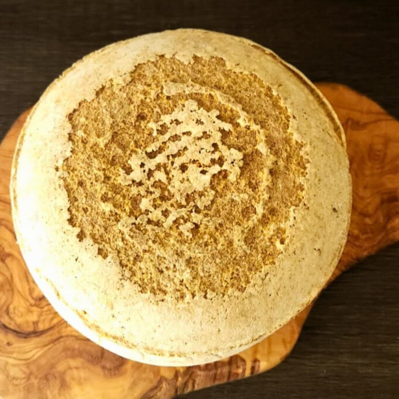 フランス産 グラスフェッド ミモレット 22ヶ月熟成 ハードチーズ 香ばしいナッツの風味と濃厚なコク 極上の熟成チーズ体験 French Grassfed Mimolette 22-Month Aged Hard Cheese Rich, Nutty Aroma & Deep Flavor An Exquisite Aged Cheese Experience (100g)