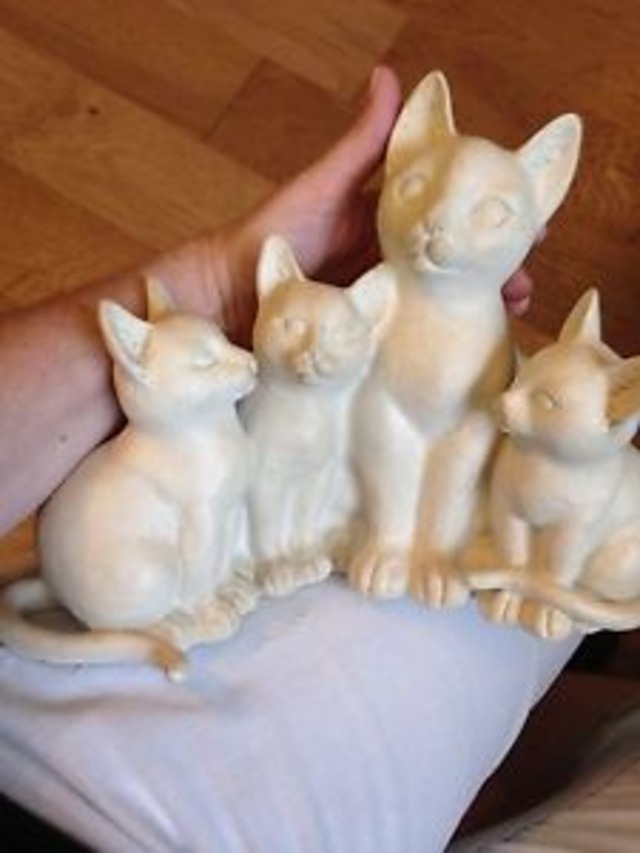 【送料無料】very large beautiful  white set of four cats figurine with free shipping