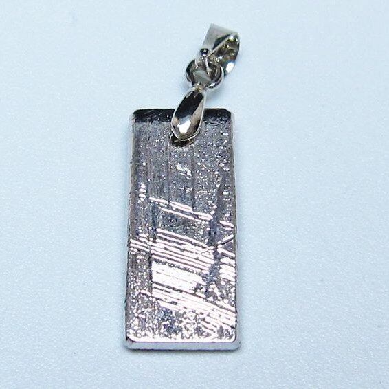 ギベオン ペンダント 隕石 メテオライト 一点物 メール便可 112-13402