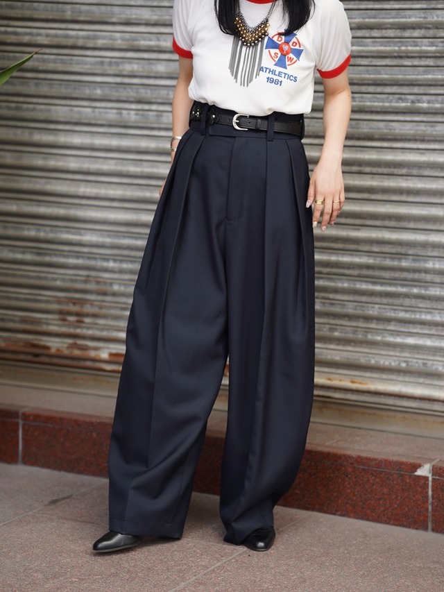 MAISON SPECIAL(メゾンスペシャル)“ Two-Tuck Cocoon Pants(NVY)”