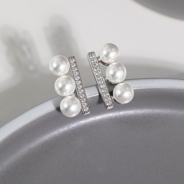Three pearl pierce & earrings　M1010