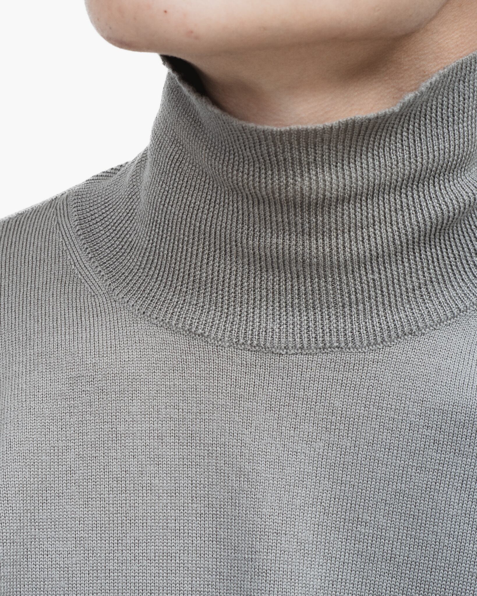 Early 1990's] “GIORGIO ARMANI, LE COLLEZIONI” High Gauge Merino