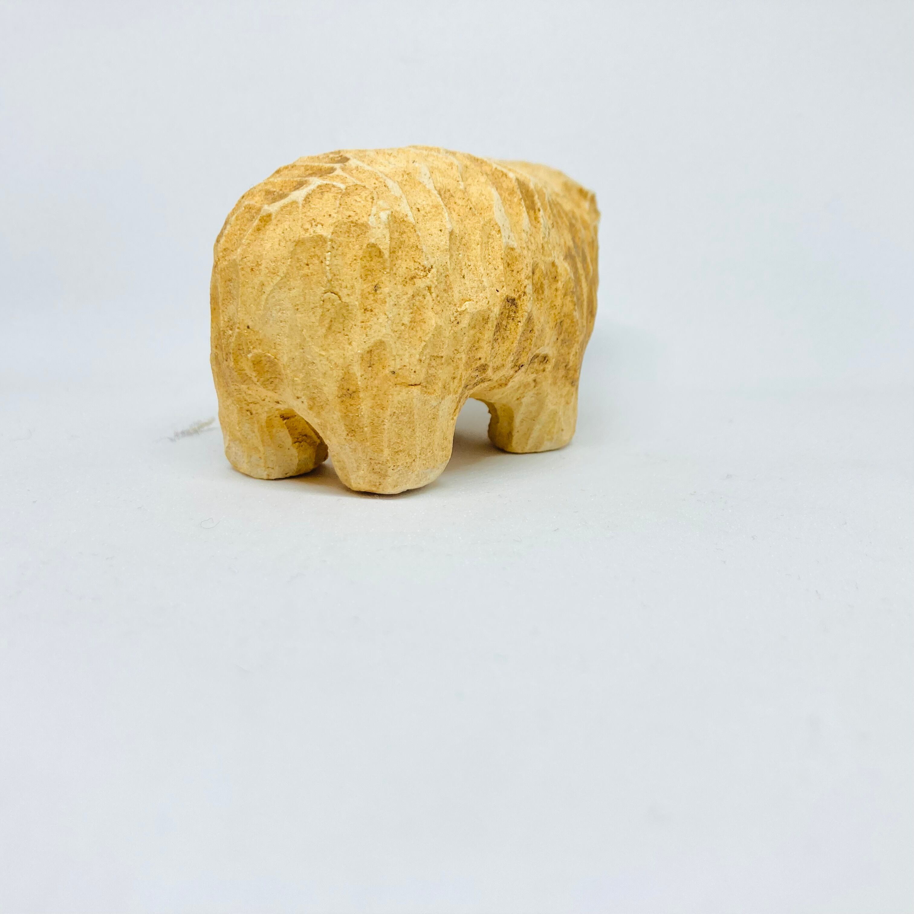 木彫り風熊（チーズ）の置き物 / すずきたまみ / 陶芸作品