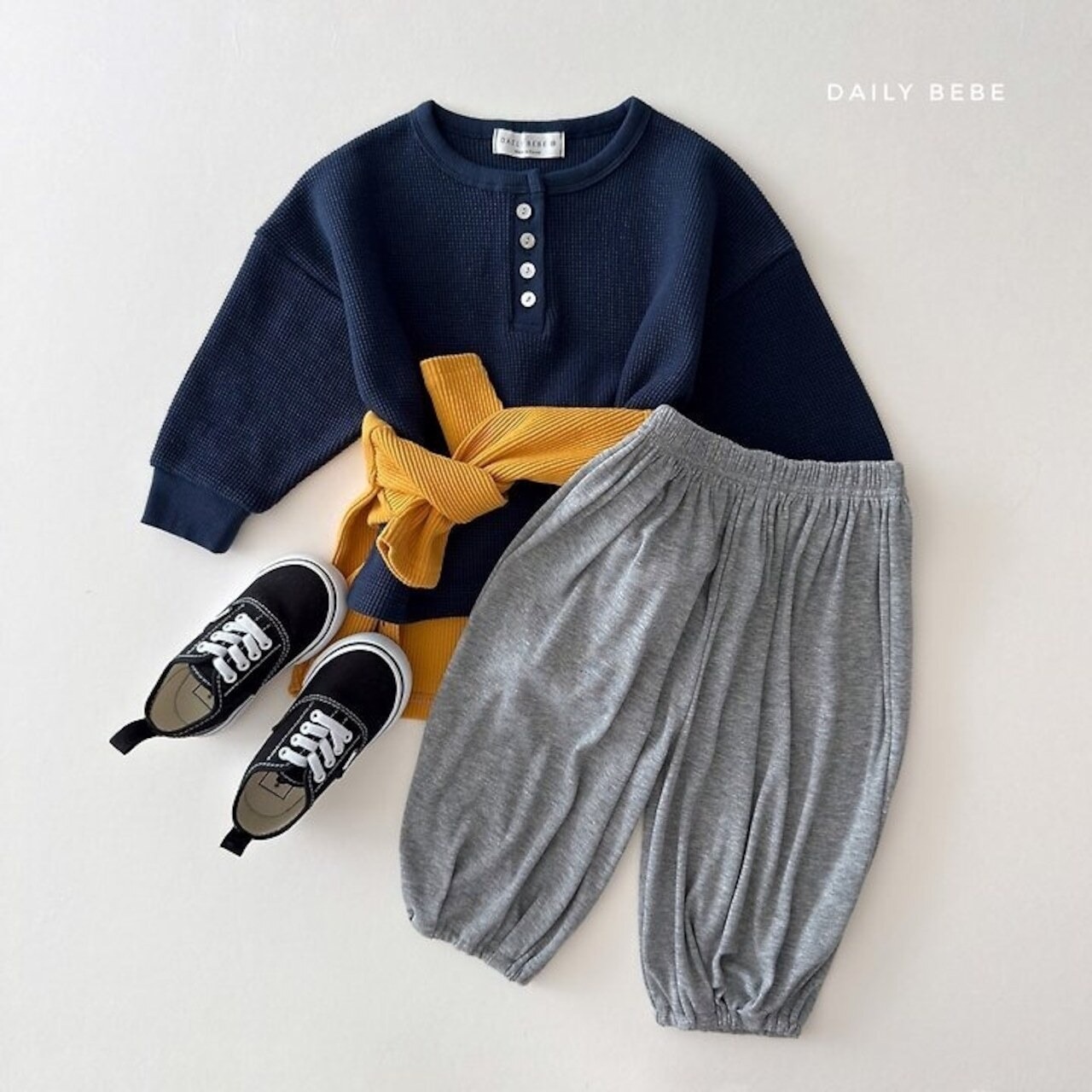 韓国子供服 / 26Autumn / 〖取寄〗DAILYBEBE / ワッフルヘンリーネックTシャツ / キッズ服 / ジュニア服 / 秋服 *XS~JL*