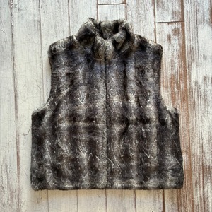 -BLASSPORT- reversible fake fur vest