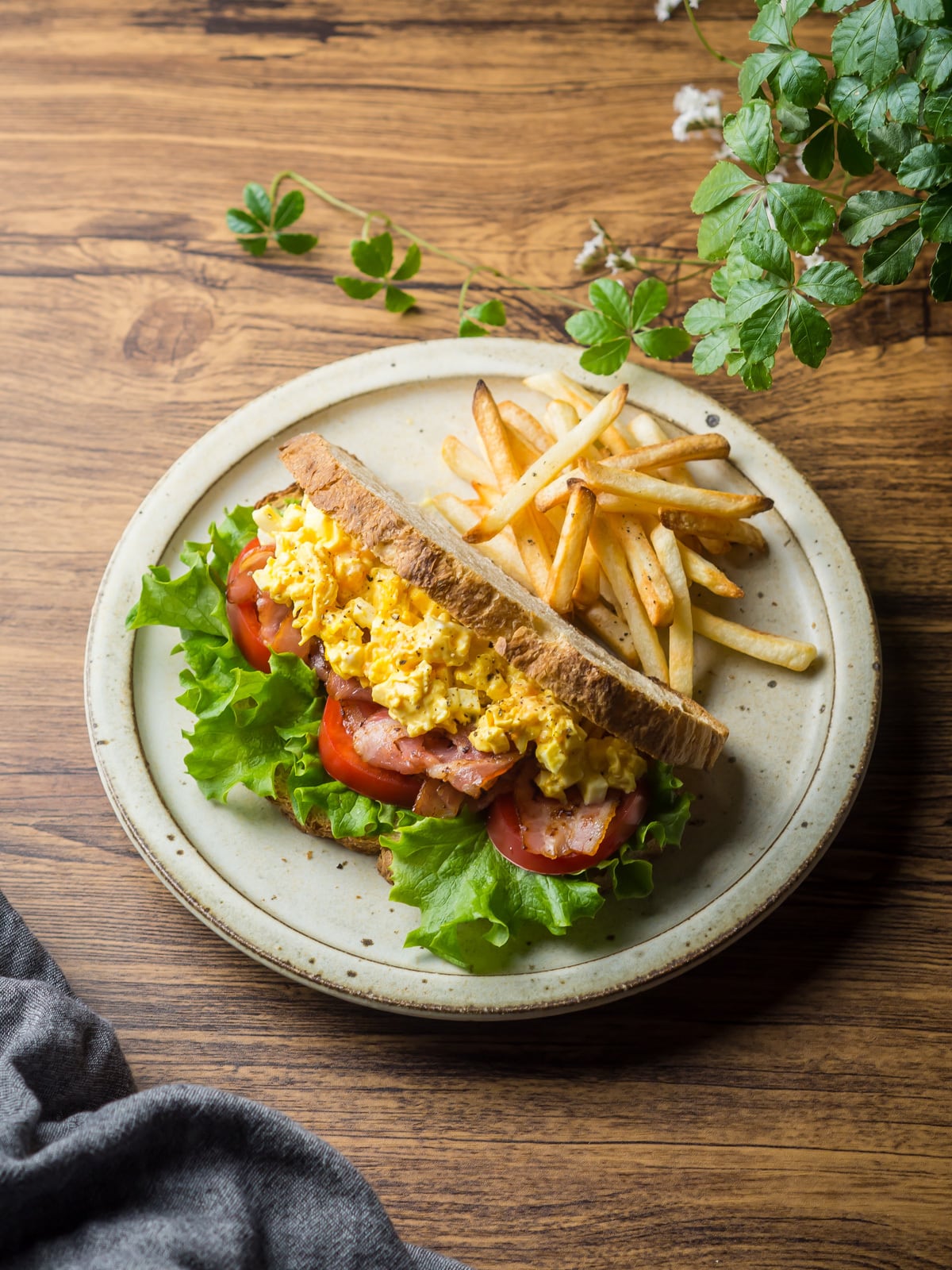 白マット釉 8寸プレート(大皿・粉引皿・リムプレート)/くるり窯