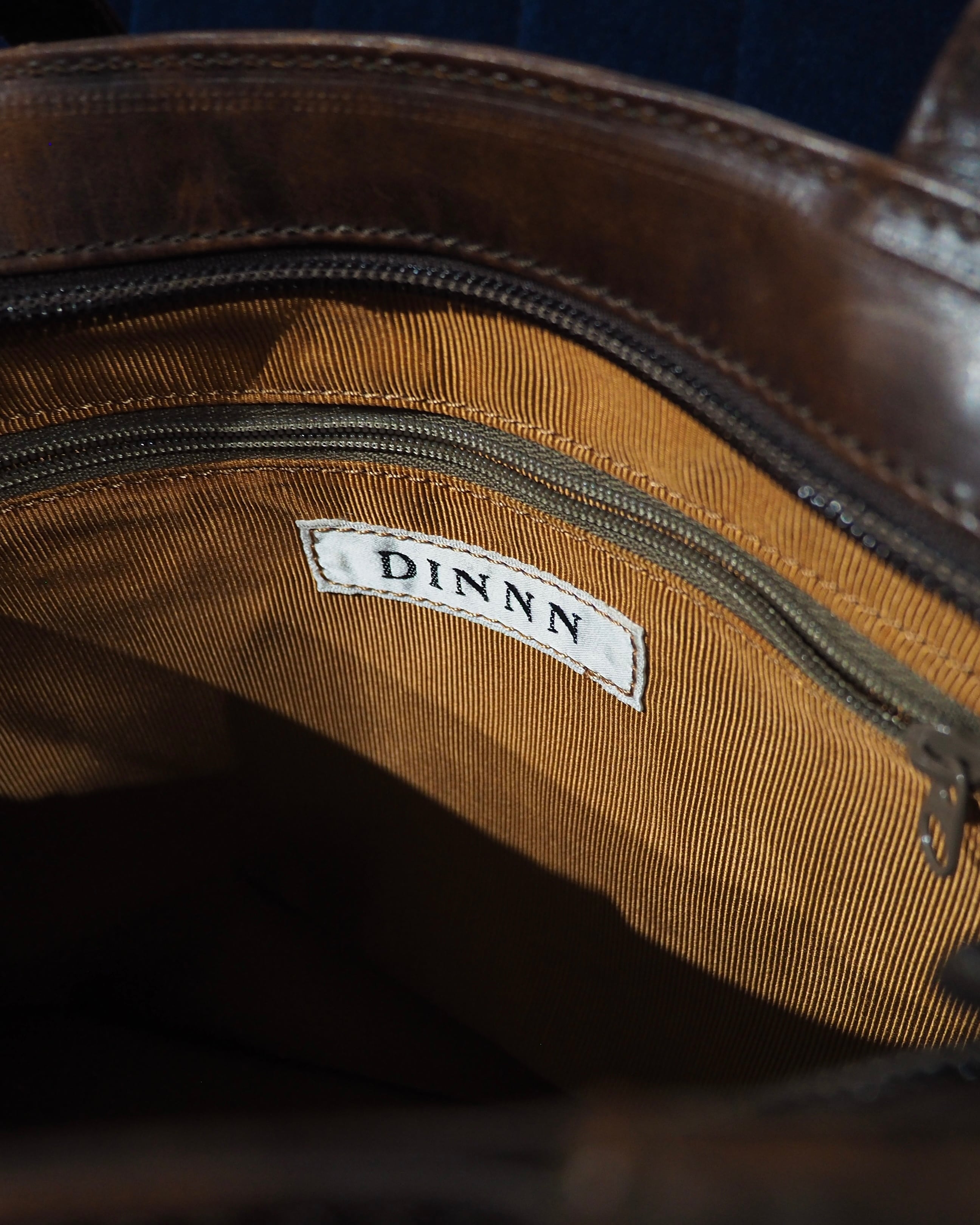 " DINNN " Three Continuing Zip Design Leather Hand Bag