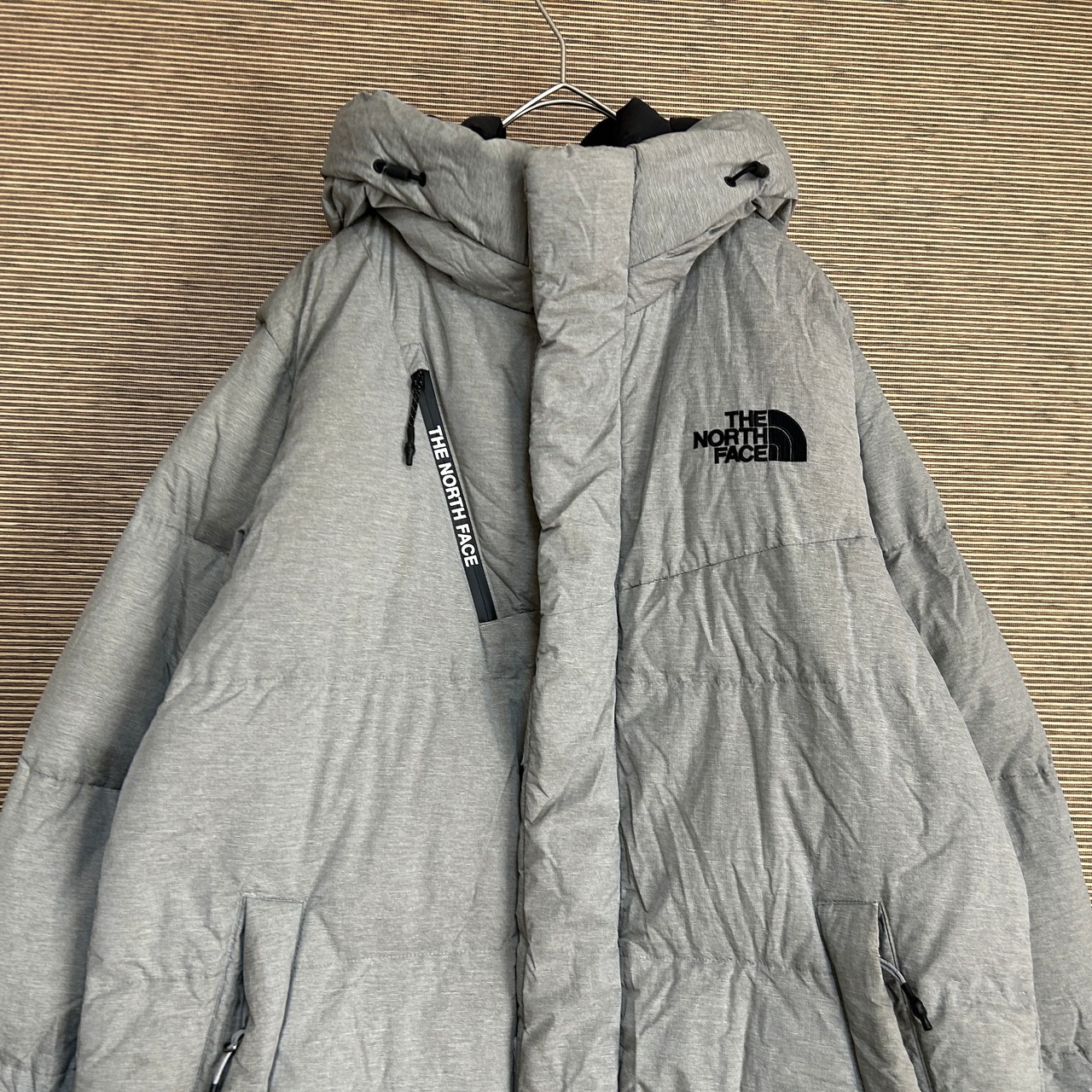 ノースフェイス】ロングダウンコート ベンチコート グレー刺繍ドラ  