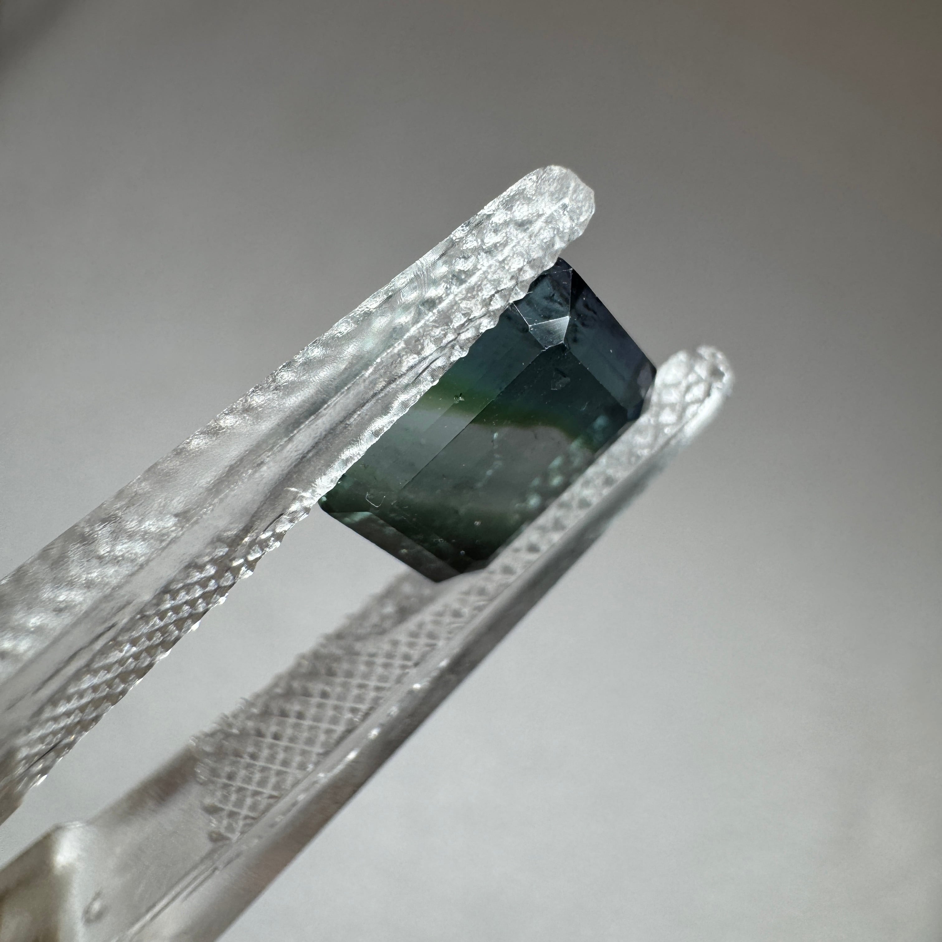 バイカラートルマリン 〜ブルーグリーンのウェーブ〜 1.83ct 7.6×6.2