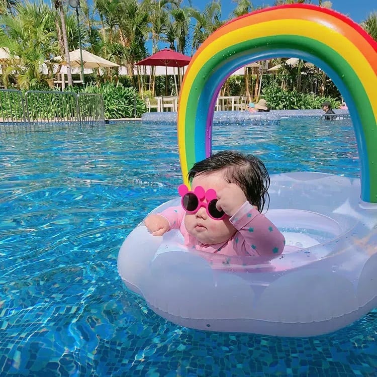 ベビー女の子男の子レインボー浮き輪 足入れ かわいいフロート 夏プール海 水遊びグッズ LITTLE BEAN丨海外子供 服・おもちゃ・育児用品のセレクトショップ