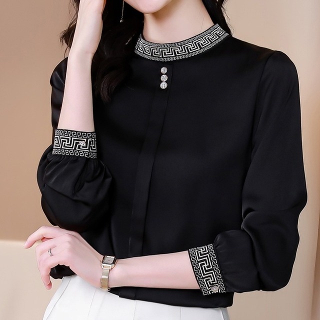 トップス レディース 送料無料 2色 チャイナブラウス ドレスブラウス バルーンスリーブ 長袖 おしゃれ ゴージャス パーティー コスプレ 衣装 スタイル 小顔見せ 着痩せ 体形カバー インスタ トレンド きれいめ かわいい エレガント フェミニン  ブラック レッド ドレープ とろみ感 光沢感 ツヤ感 フォーマル キュート ガーリー 大人かわいい S M L XL 2XL  ブラウス 上品 チャイナドレス 刺繍 赤 黒