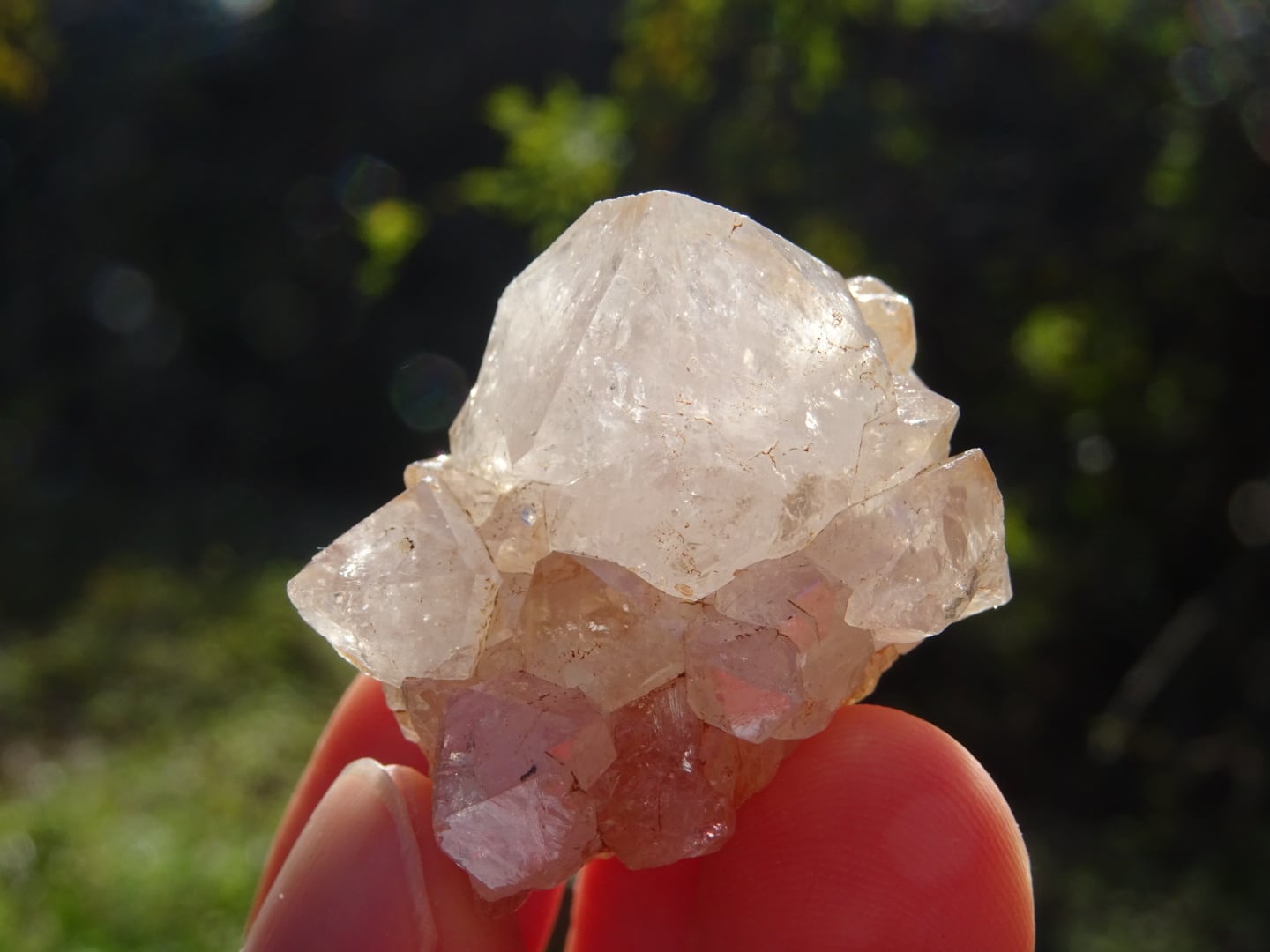 ★大幅お値下げ中★レアアイテム！イリデッセント水晶 (インド産) 虹がたくさん♪ インド産レインボークォーツ（イリデッセンスクォーツ） 0.940ctルース