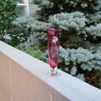 ピンクのチューリップのような花瓶