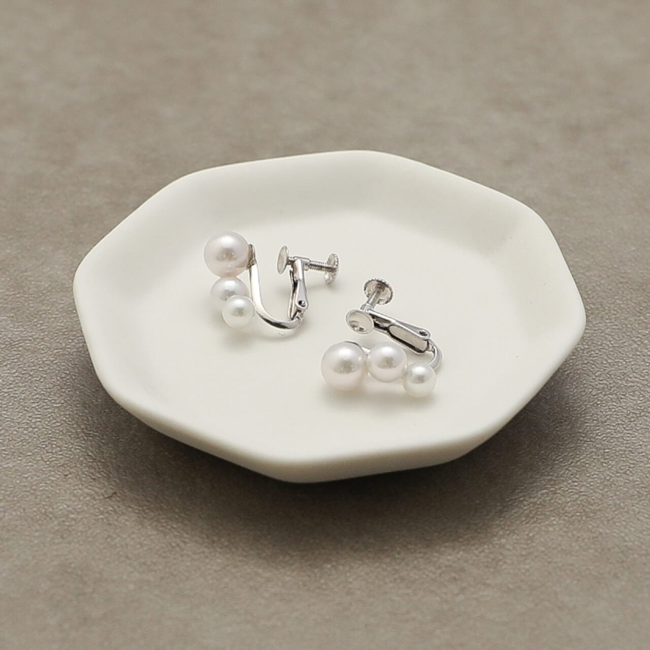 アコヤベビーパール SV3連カーブイヤリング(sp-0034)