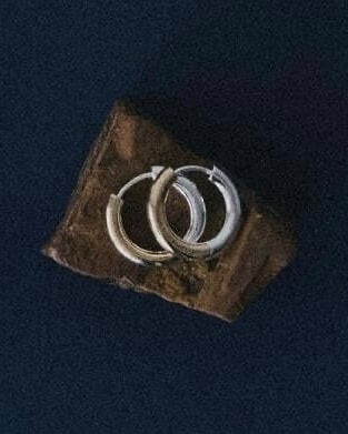 Multifaceted Hoop Pierce