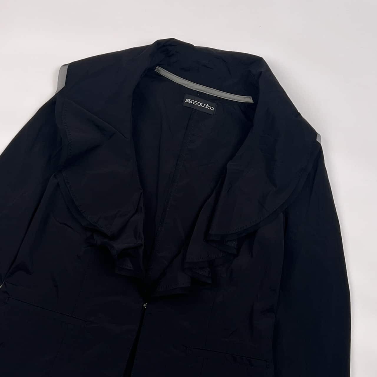 SENSOUNICO センソユニコ フリルデザイン ナイロン ジャケット 40/ブラック レディース