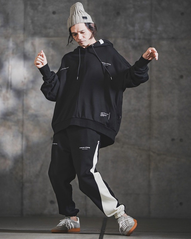 【GLIMCLAP】ポイントグラフィック スウェットフーディー　(192-057-gla-cf)