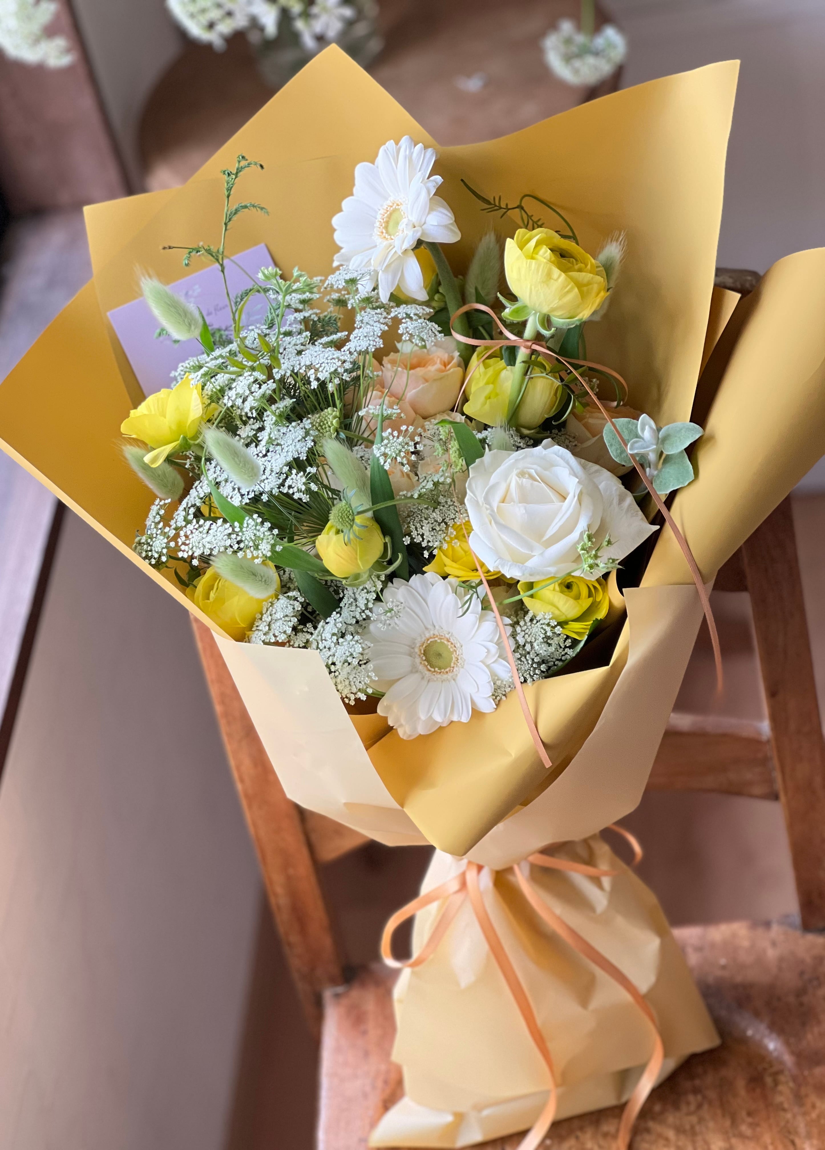 季節のおまかせ花束6600円 | 福岡の花屋 ブーケドゥフルール