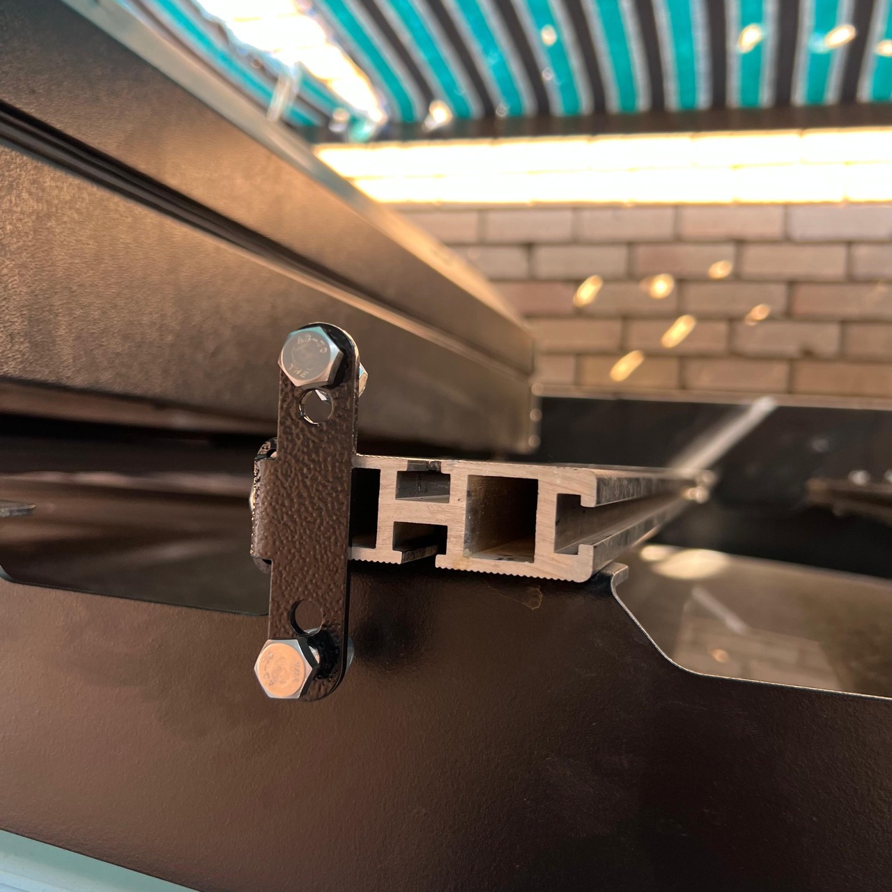 Quick-en-Suite To Load Bar Bracket　2個入