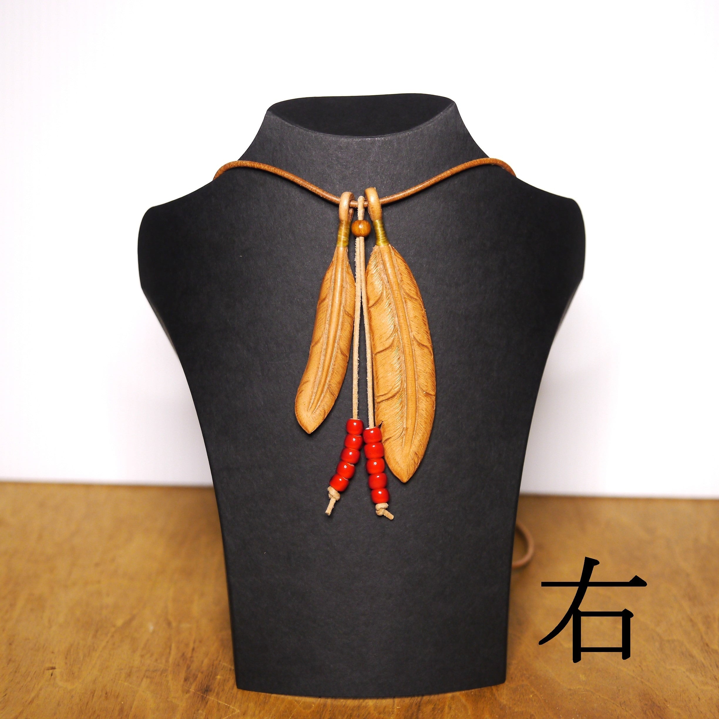 ヌメ革製イーグルフェザーネックレス (大&中） | Leather Works Exist
