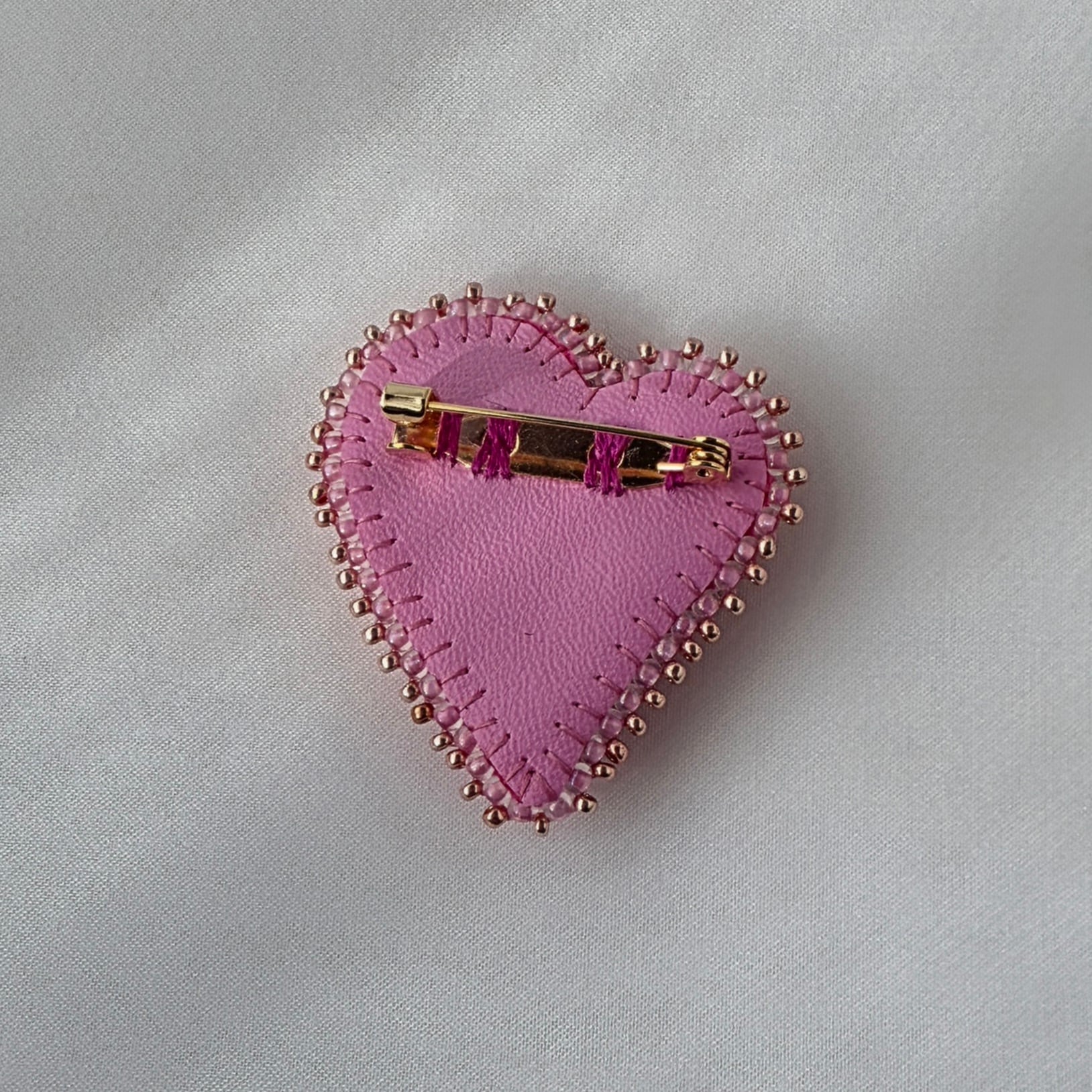 TAKAYO】ピンクハートのビーズ刺繍ブローチ D7-97 | 幸多箱 本店