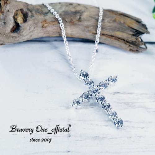【Bravery One】Crystal cross necklaces