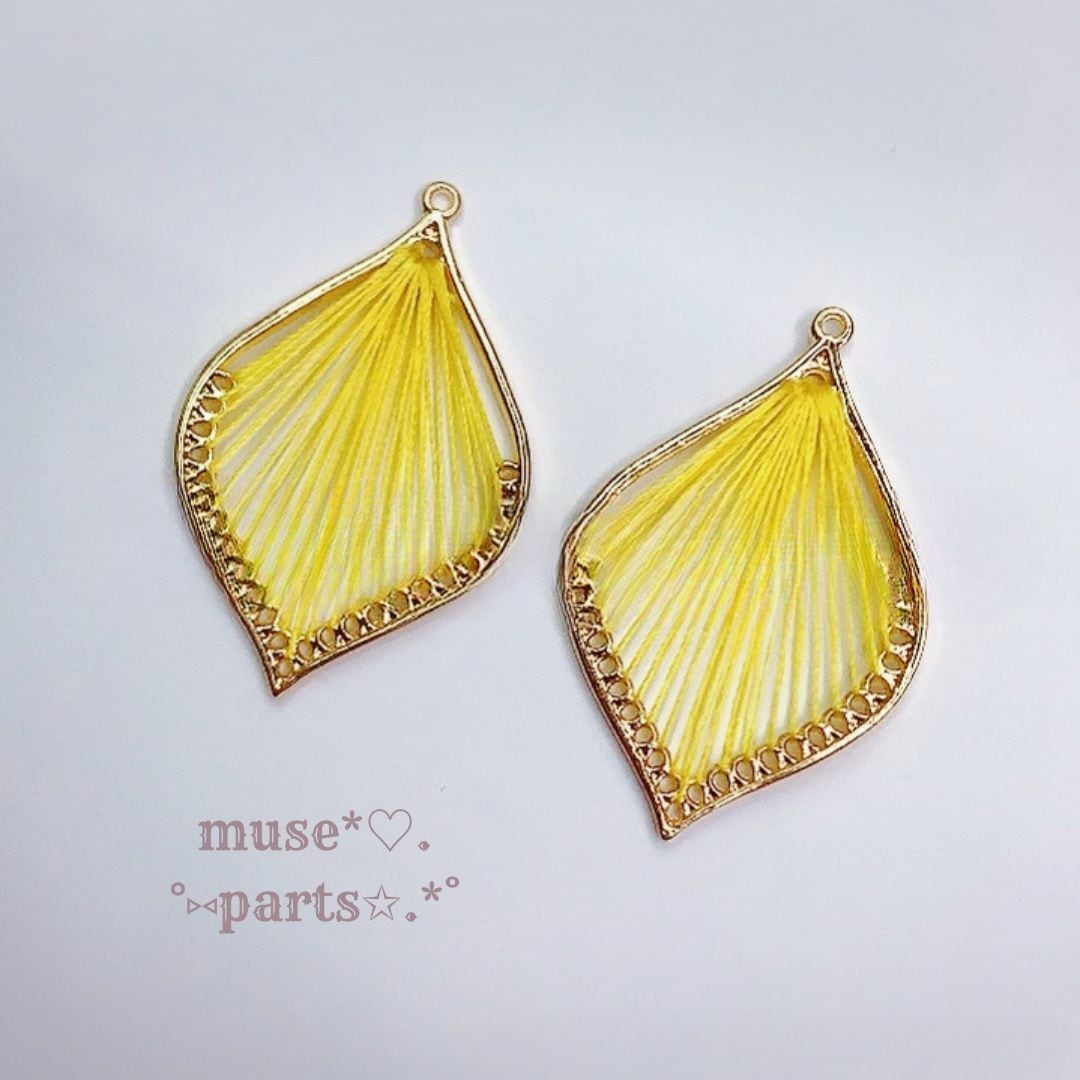 ハンドメイド ピアス 金色と茶色 ハンドメイド ピアス 金色と茶色