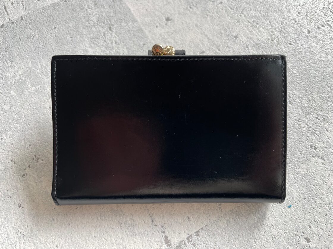 CELINE サークルロゴフラップポイント がま口財布 ブラック | Pay ID