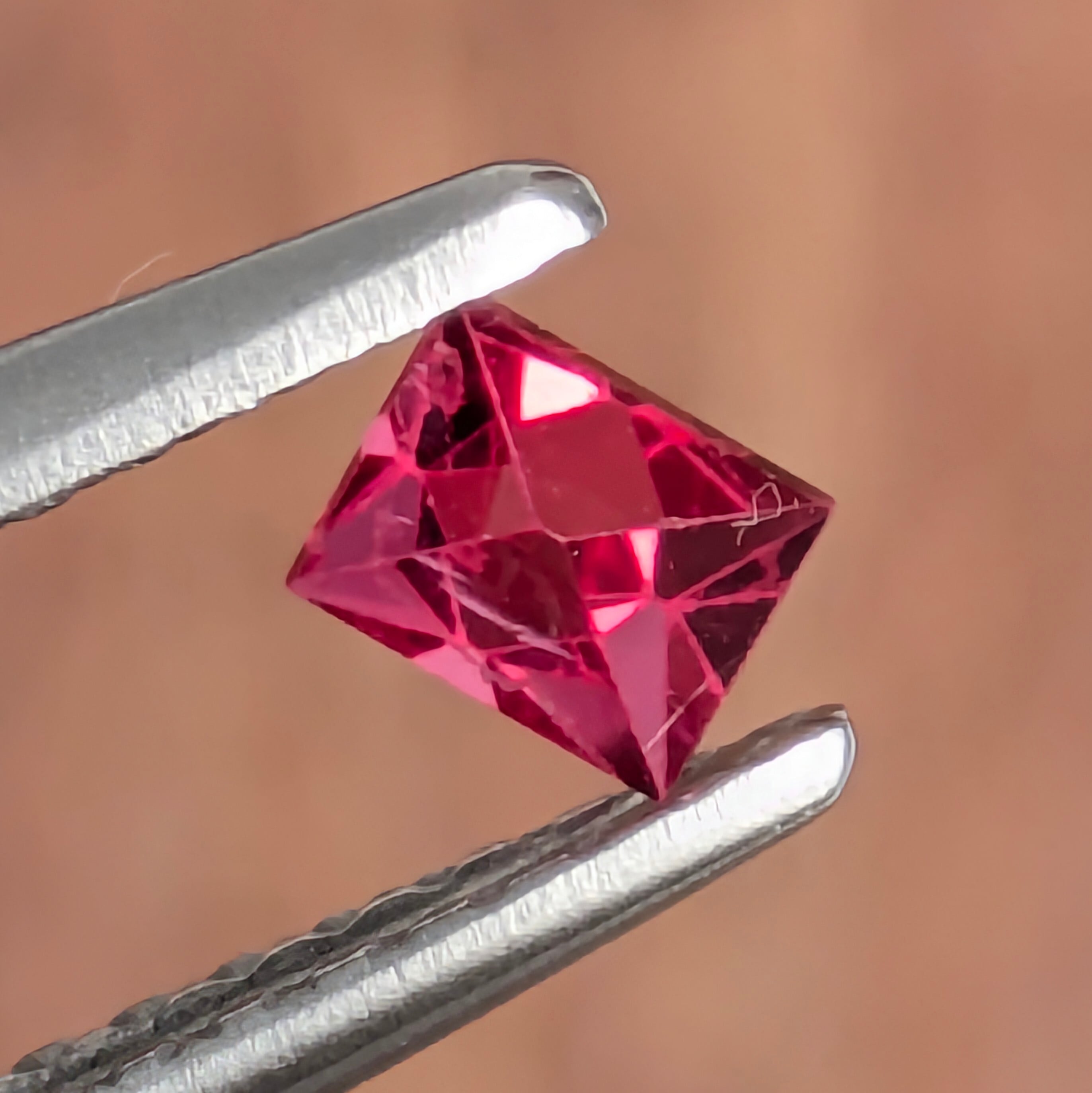 スピネル原石 ミャンマー・モゴック産【0.25ct】 PRO208153 | Gem's