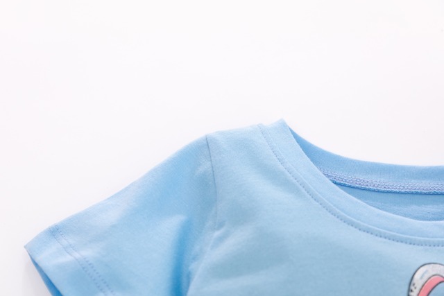 女の子　子供ワンピース　お洒落　うさぎ絵柄　キラキラ入りチュールワンピース　フリル　 カジュアル　幼稚園　保育園　小学校　綿肌ざわり通気性抜群な綿100％♪　お出掛けの 日にオススメです