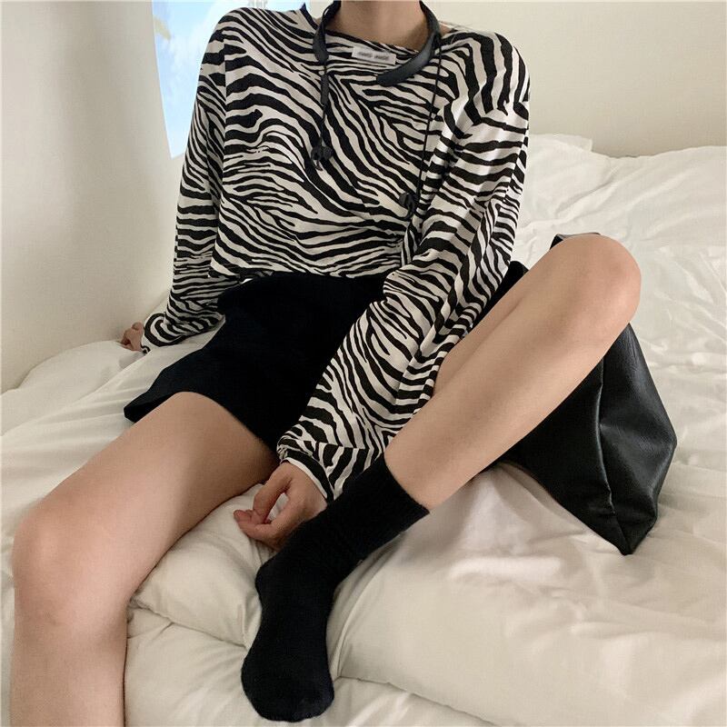 プリント柄Tシャツ シャツ ルーズショートスプリング薄手トップス ロング 春物 ブラックストロベリース13537838199