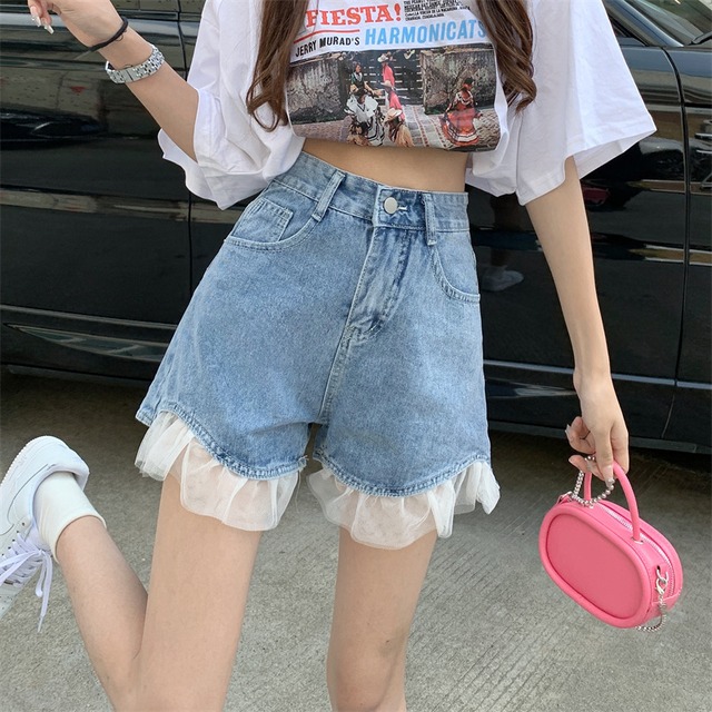 パンツ レディース 2色 ショートパンツ S M L XL 2XL 3XL 4XL 5XL 大きいサイズ デニムパンツ ショート丈 スリム タイト 細身 Aライン 切り替え フリル レース ハイウエスト デニム かわいい 大人可愛い きれいめ シンプル カジュアル おしゃれ かっこいい クール 送料無料 キュート ガーリー 無地 学生 通学 デート お出かけ 女子会 イベント リゾート 旅行 コンサート ライブ ブラック ライトブルー 春 夏 10代 20代 韓国系 着回し 普段使い 脚長 コーデ モテ