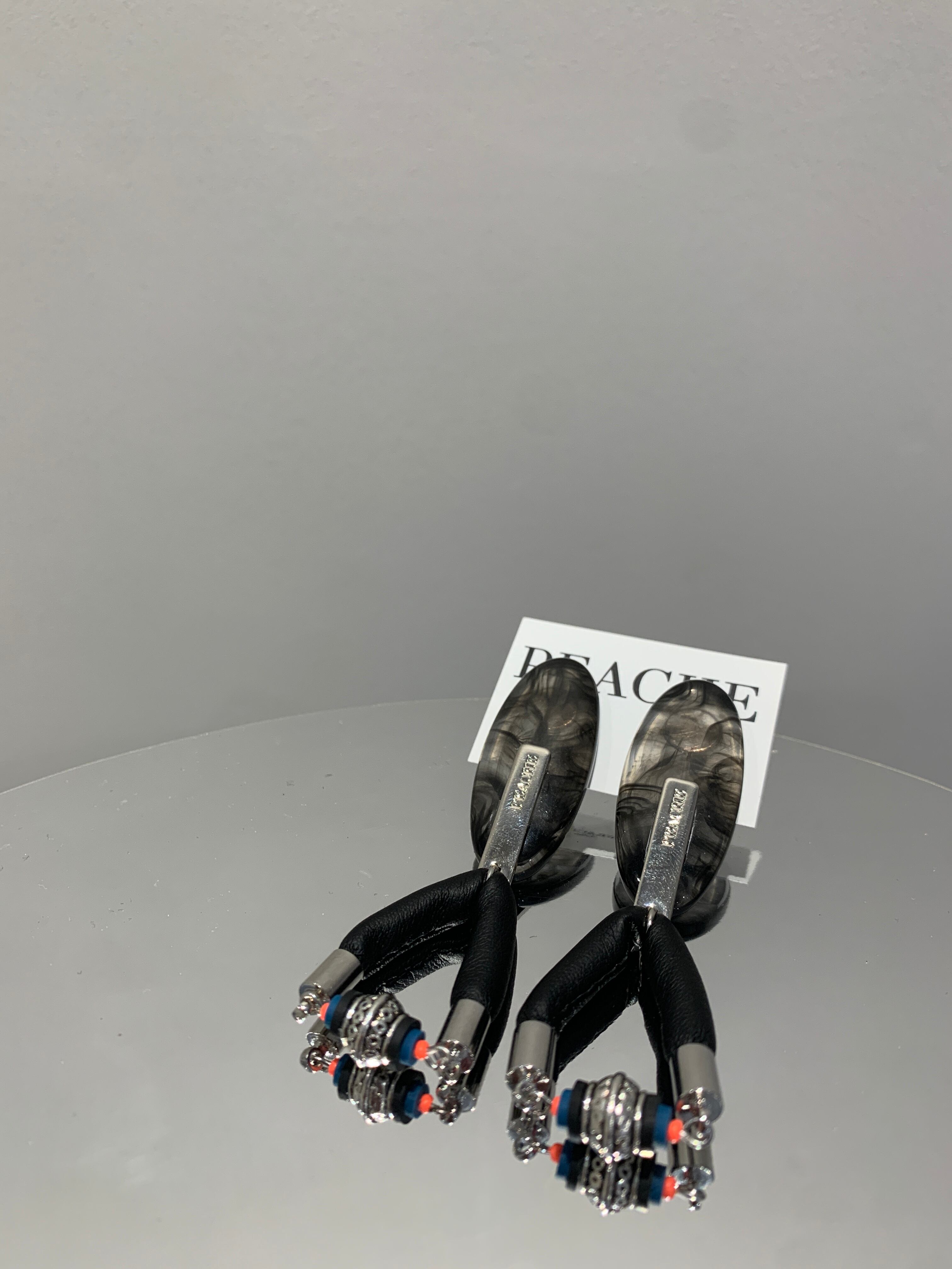 marble drop leather silver