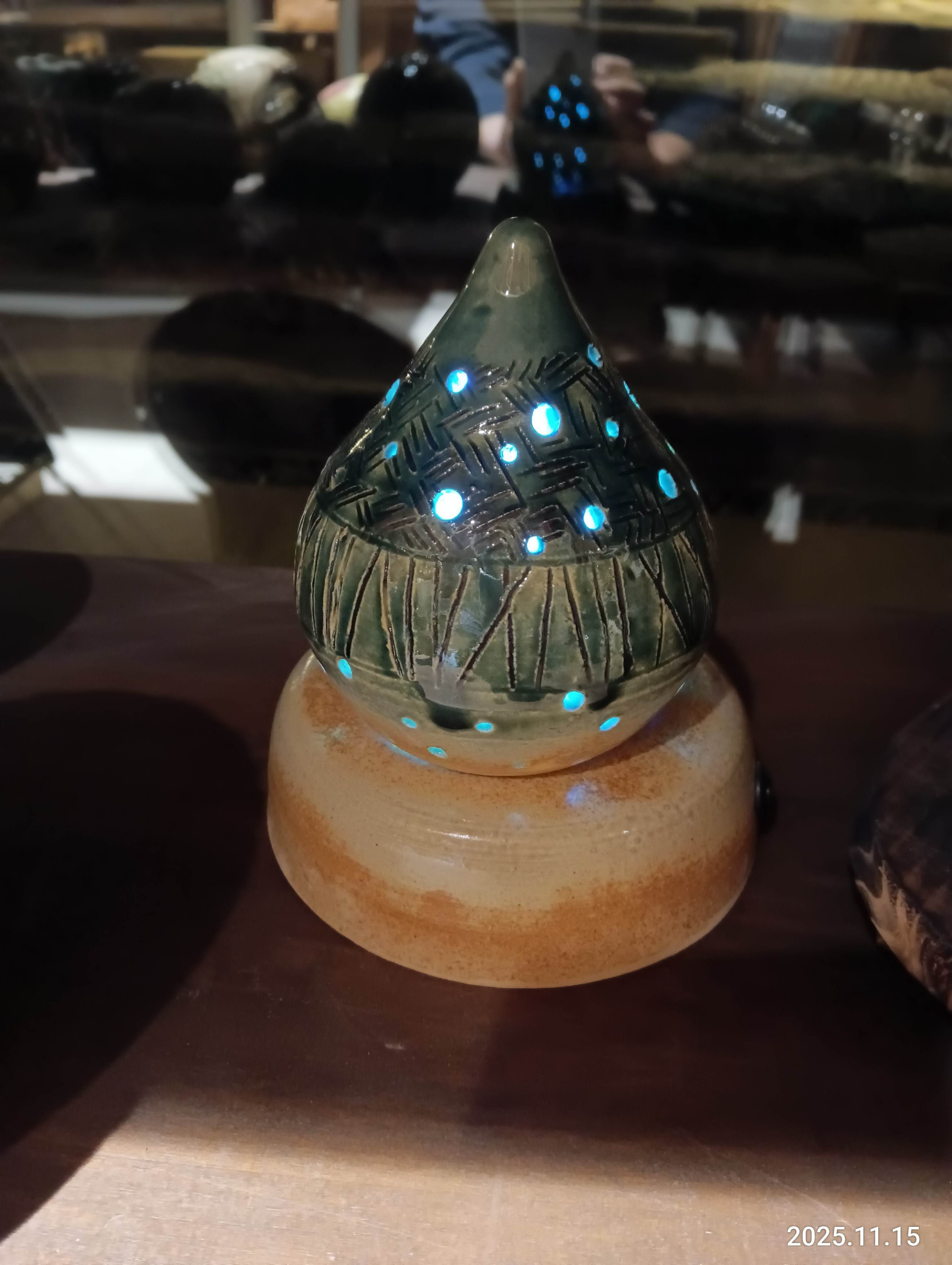 陶器ランプシェード 雫型ミニ 織部釉 | 富谷宿焼くんぷう