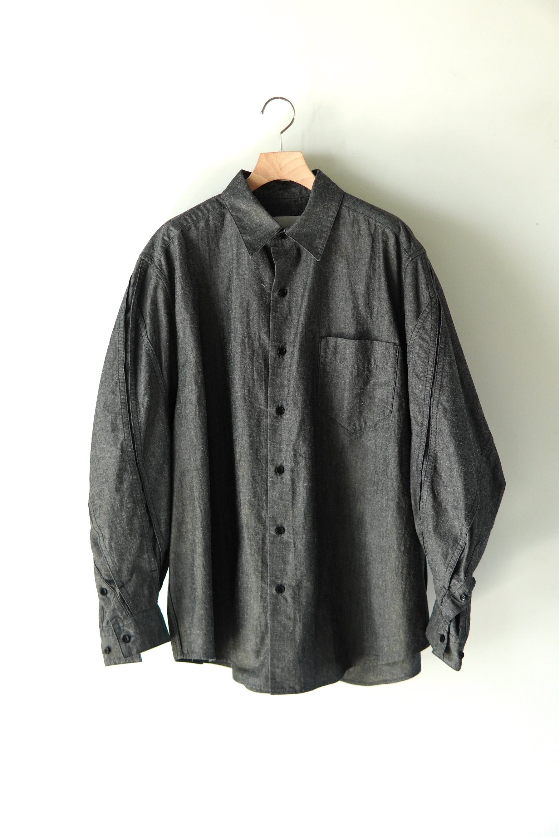 i'm here : / " TWIST " SLEEVE SHIRT