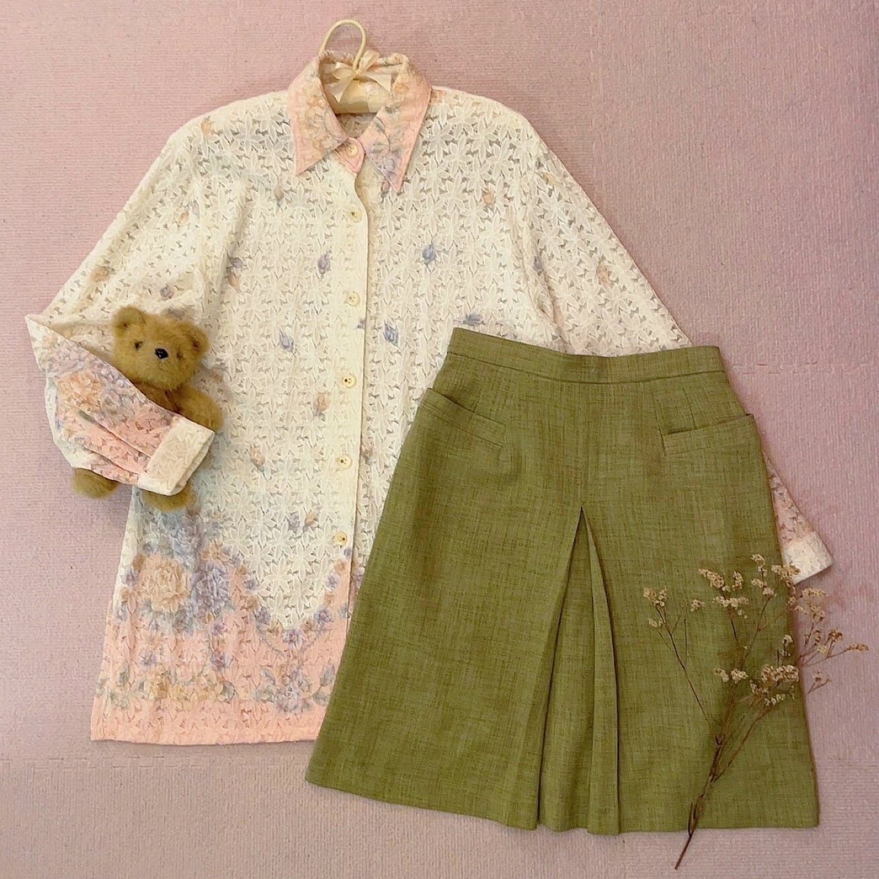 cream gradation flower mesh blouse