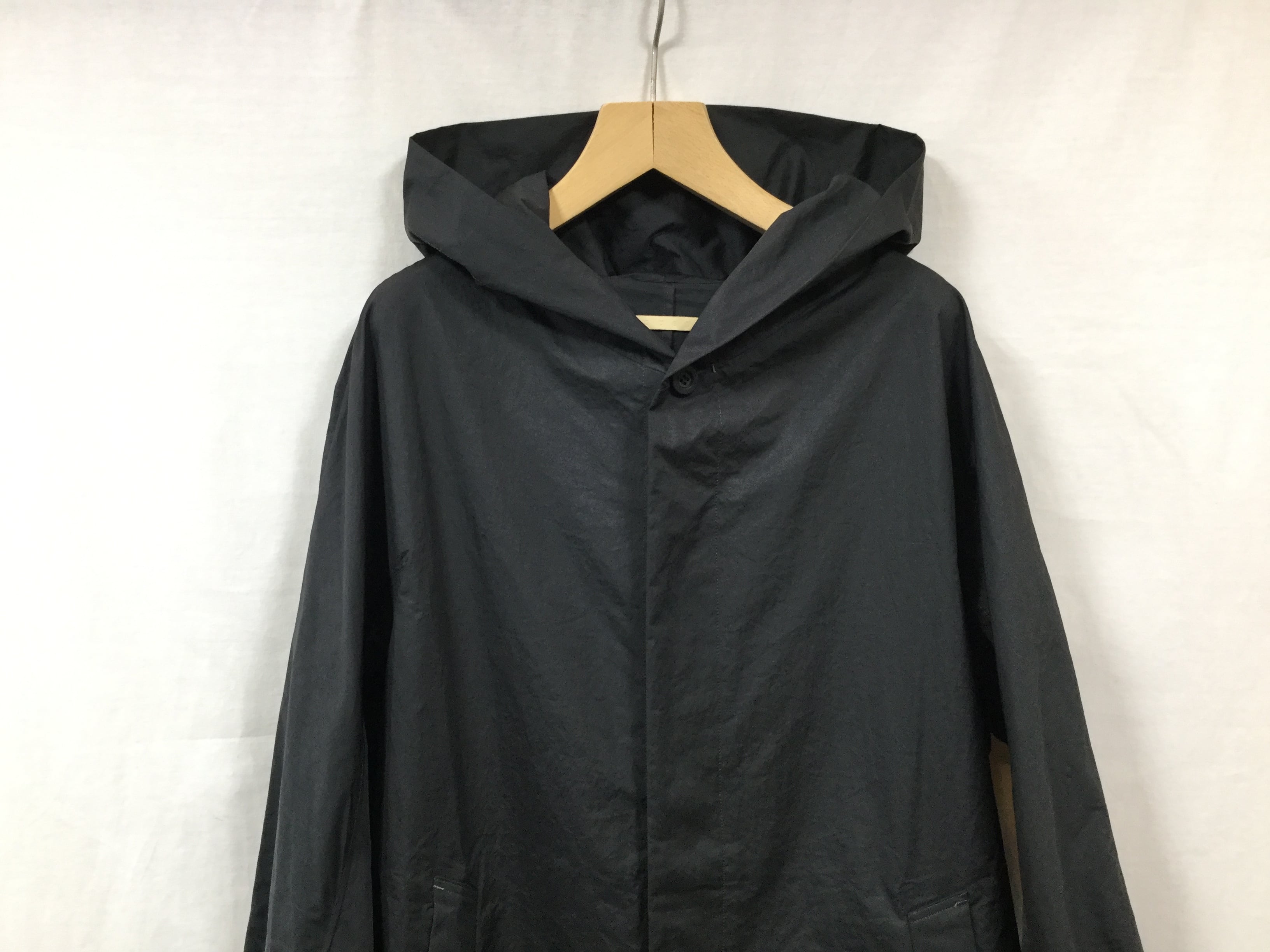 AUGUSTE-PRESENTATION”BIGフードレインコートKHAKI” AUGUSTE-PRESENTATION”BIGフードレインコートBLACK” | Lapel online store