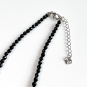 シックな赤が 心くすぐる！ アップル珊瑚 オニキス シェル ネックレス ne1102