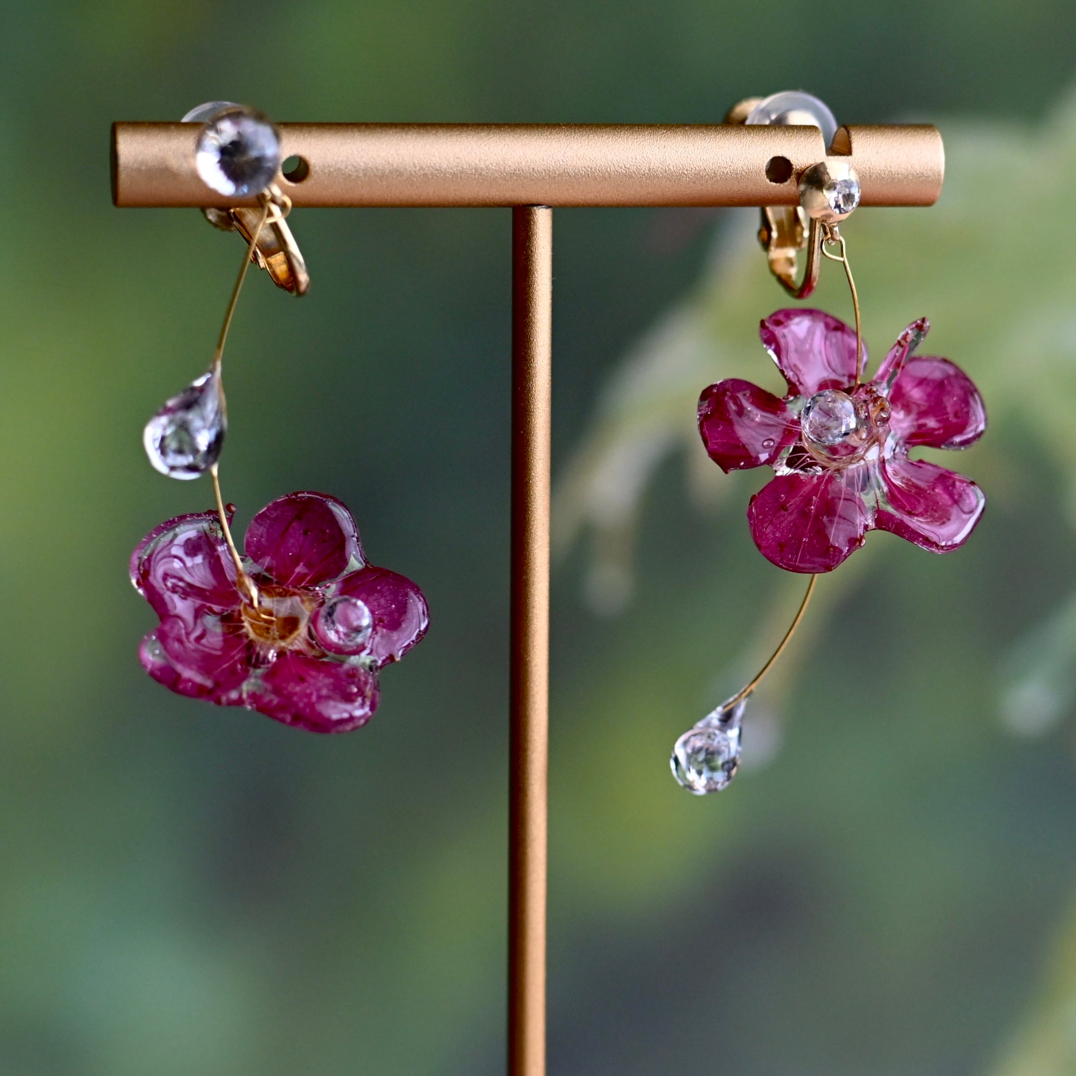 雫梅の花をつたう雫の軌跡✴︎ジルコニア〜ピアス・イヤリング | HaruE