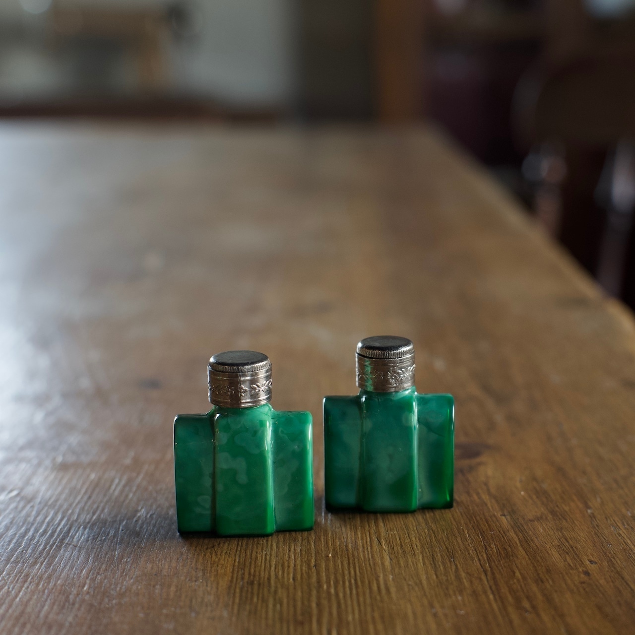 Malachite Perfume Bottle/ マラカイト 香水瓶〈 チェコガラス・オブジェ・ディスプレイ・アンティーク・ヴィンテージ 〉