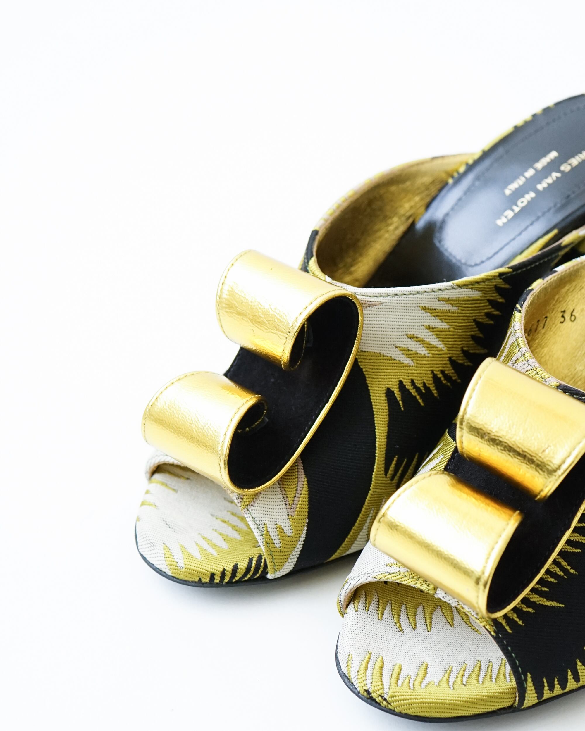 未使用 37サイズ DRIES VAN NOTEN サンダル DRIES VAN NOTEN（ドリスヴァンノッテン） | サンダルの古着