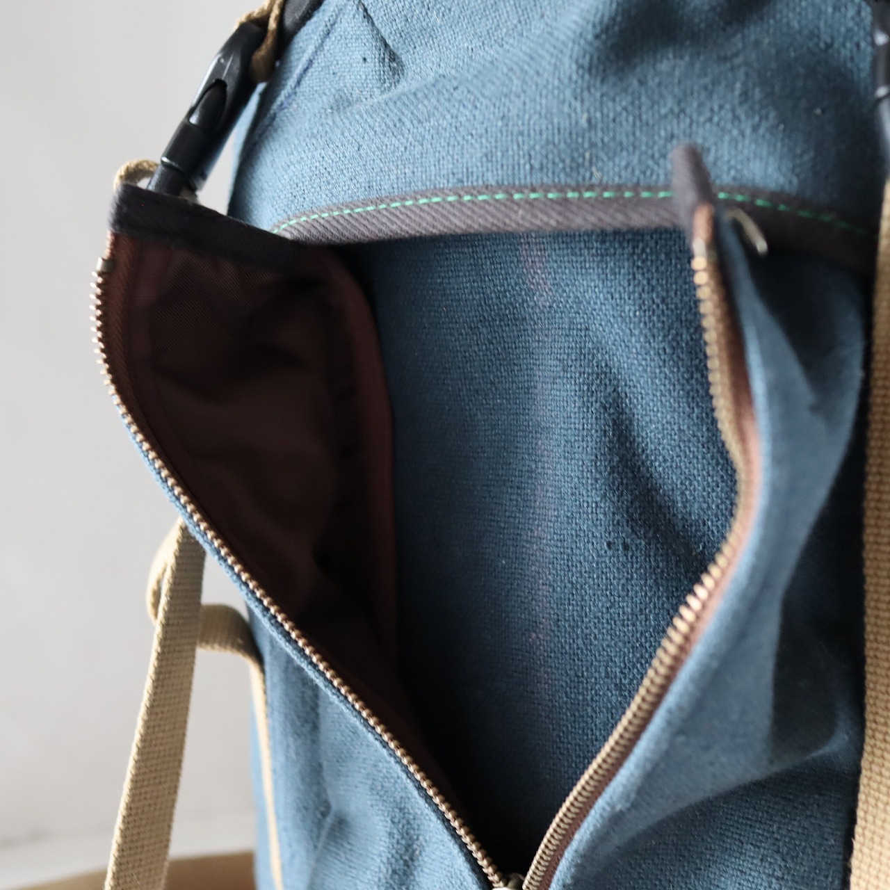 【Deadstock Item】バックパック / Top-flap Draw Backpack/ ネイビー×バーガンディ・ボトム