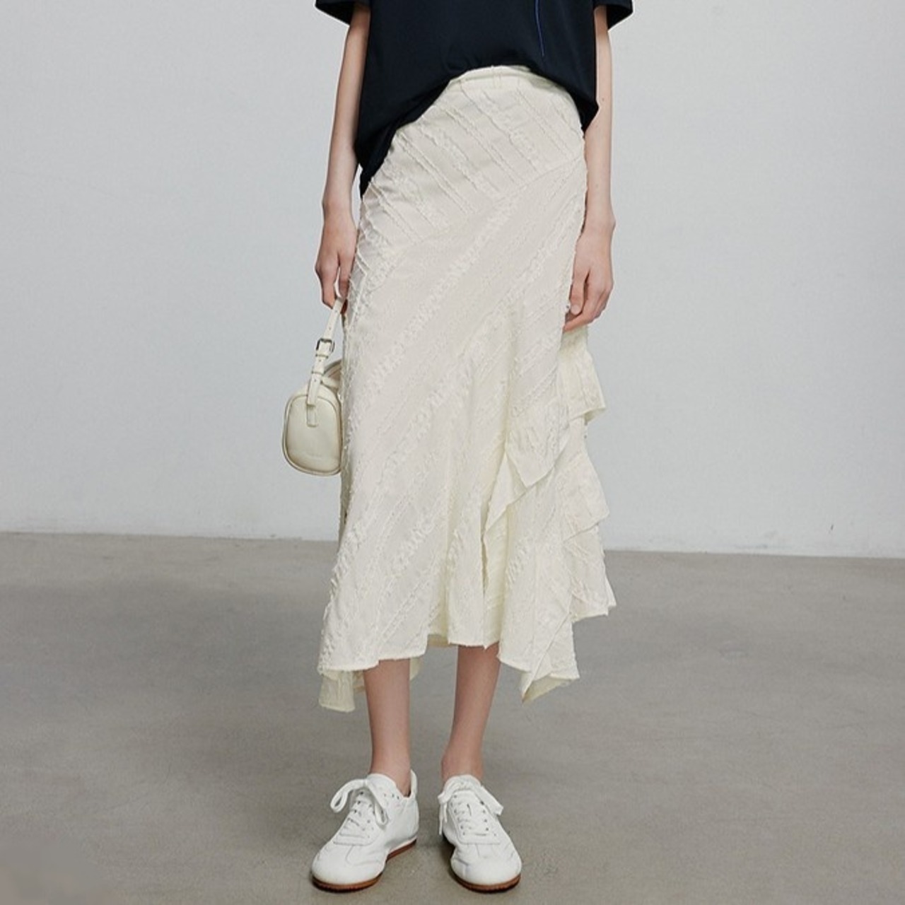 Layered Fluttery White Beige Skirt / レイヤー フラタリー ホワイトベージュ スカート