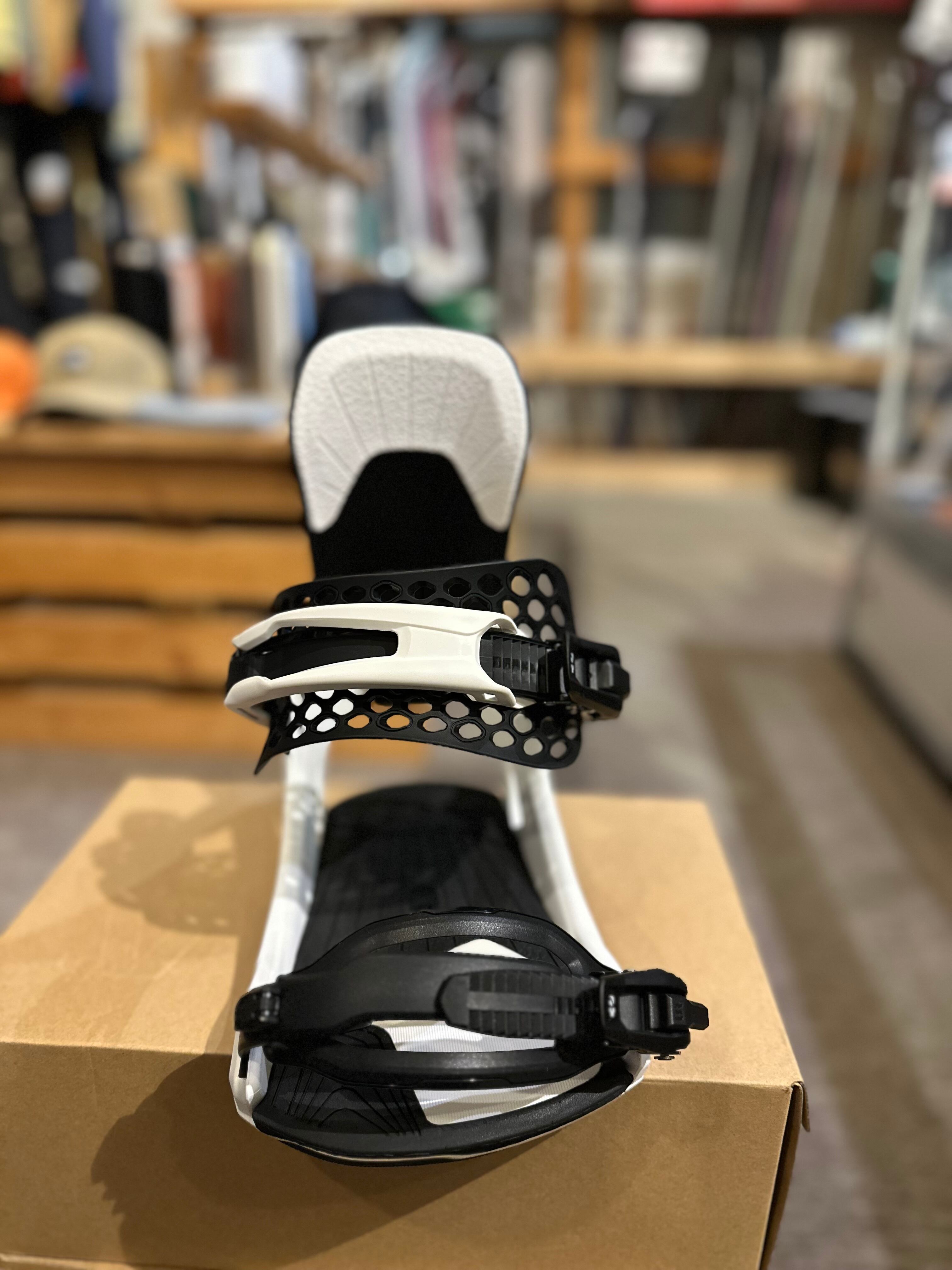 thirtytwo 32 FASE VOLCOM柄 thirtytwo（サーティーツー） 25-26 THIRTYTWO/サーティーツー T32M