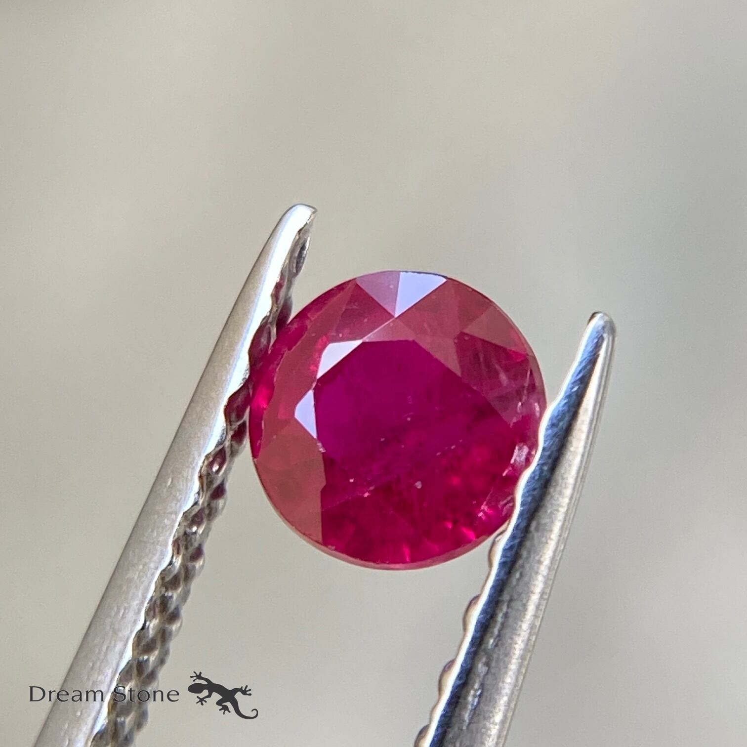 グリーンランド ルビー 0.380ct 原産地証明書付(FR4040-0064709