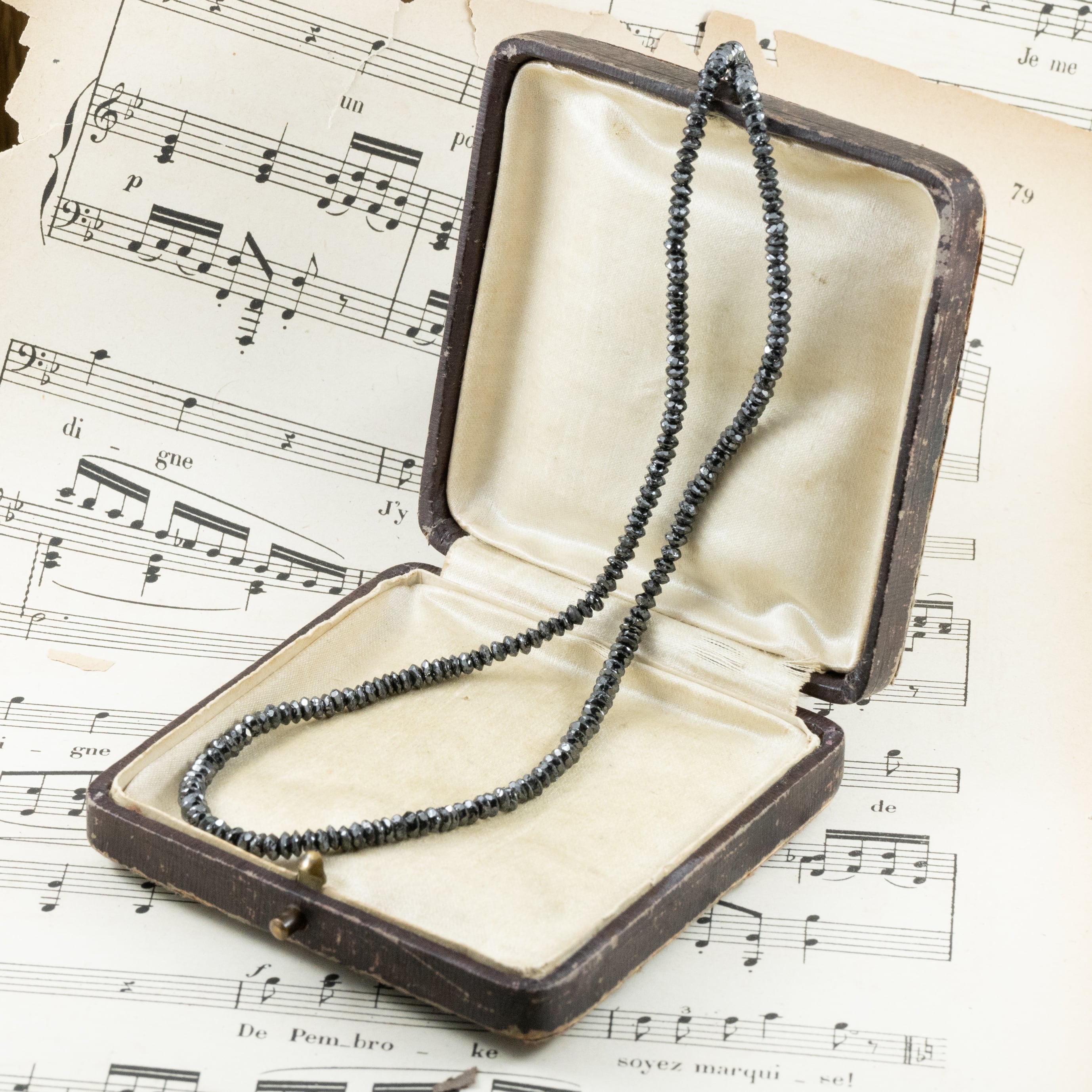 天然石 ブラックダイヤ ビーズ 合計 41.76ct K18WG 43~49cm アジャスターチェーン付き シンプルデザイン ネックレス30ct 〜クールなブラックな輝き〜 MP00367