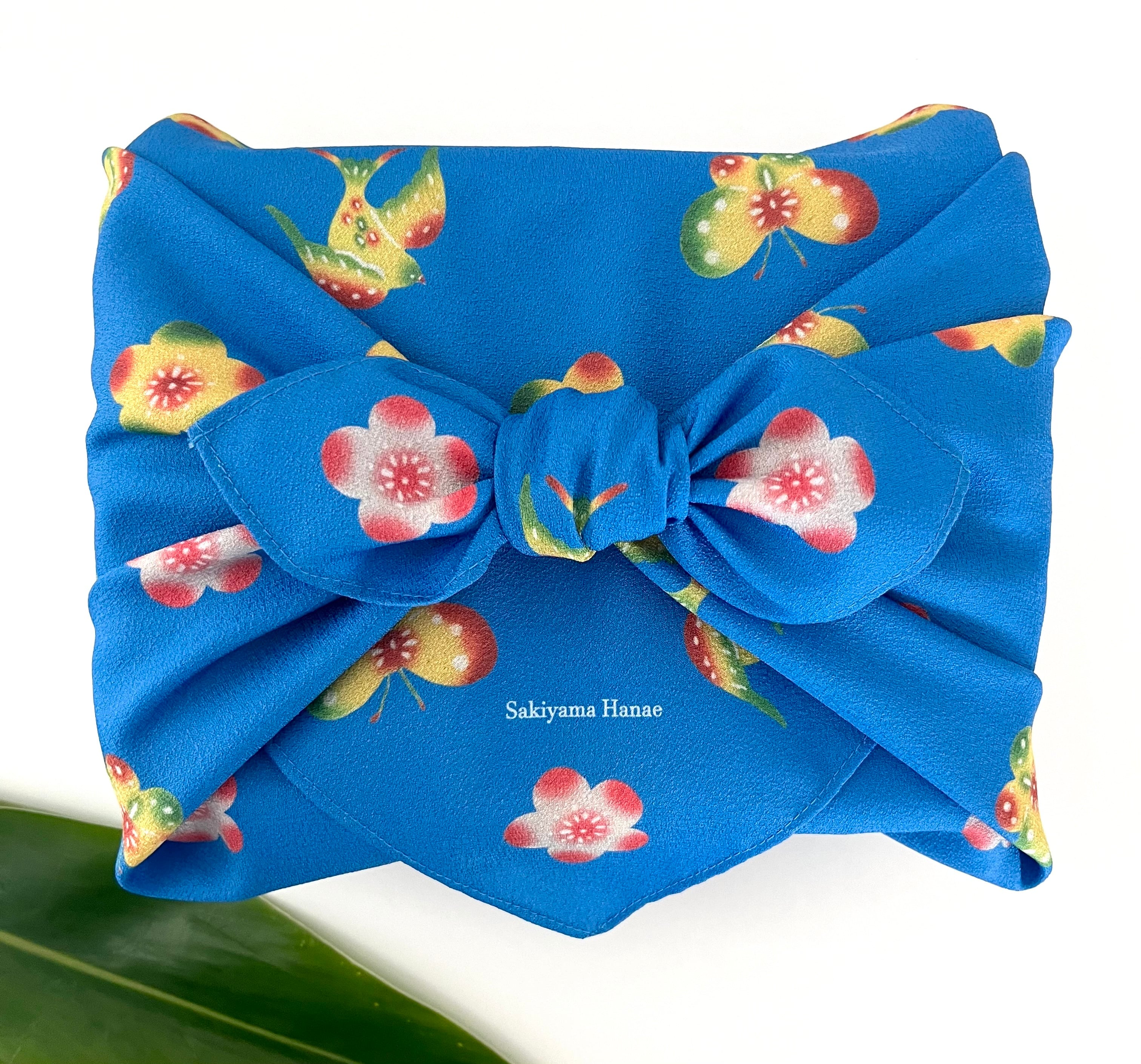 紅型染めプリント風呂敷《鳥蝶梅散らし模様》 | 紅型染め、ロウ染め