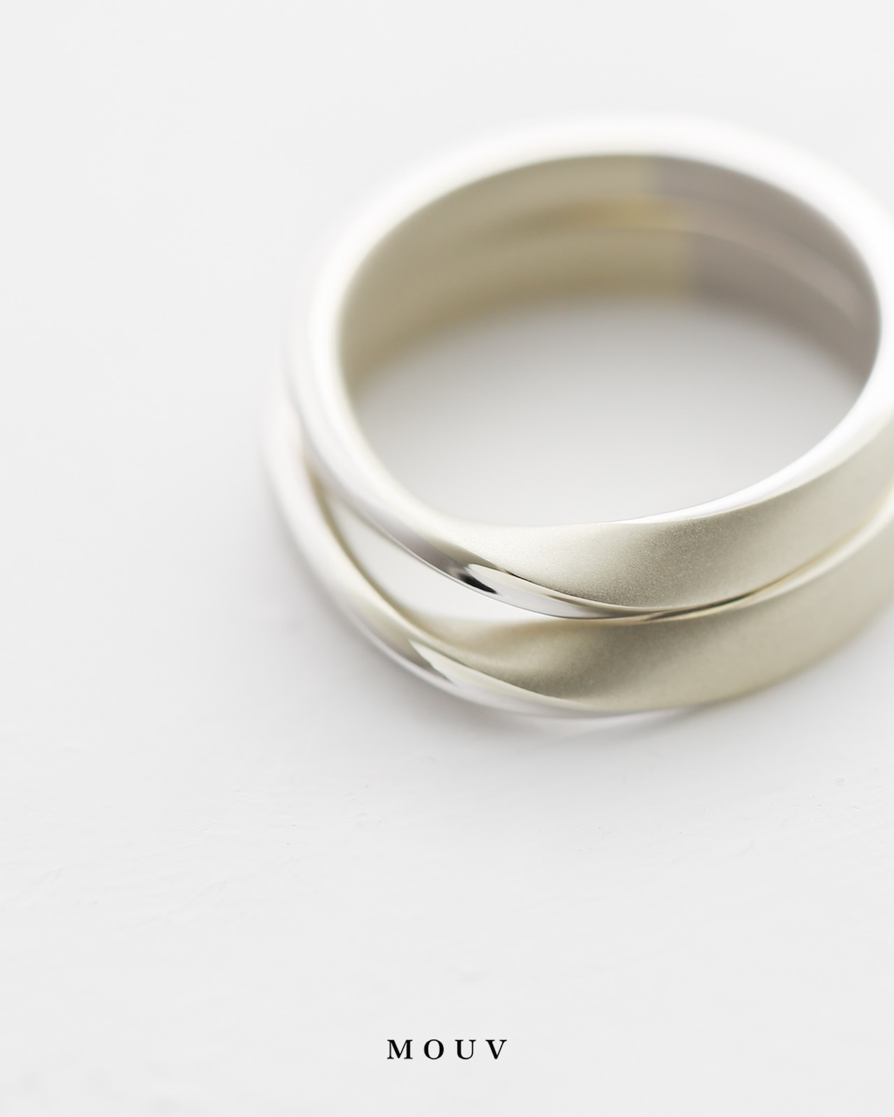 事例|バイカラーメビウス