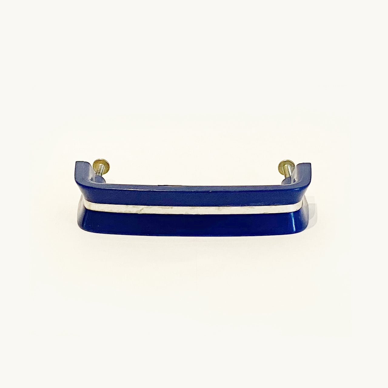 真っ青なハンドル